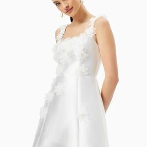 ELLIATT Elder White Floral Mini